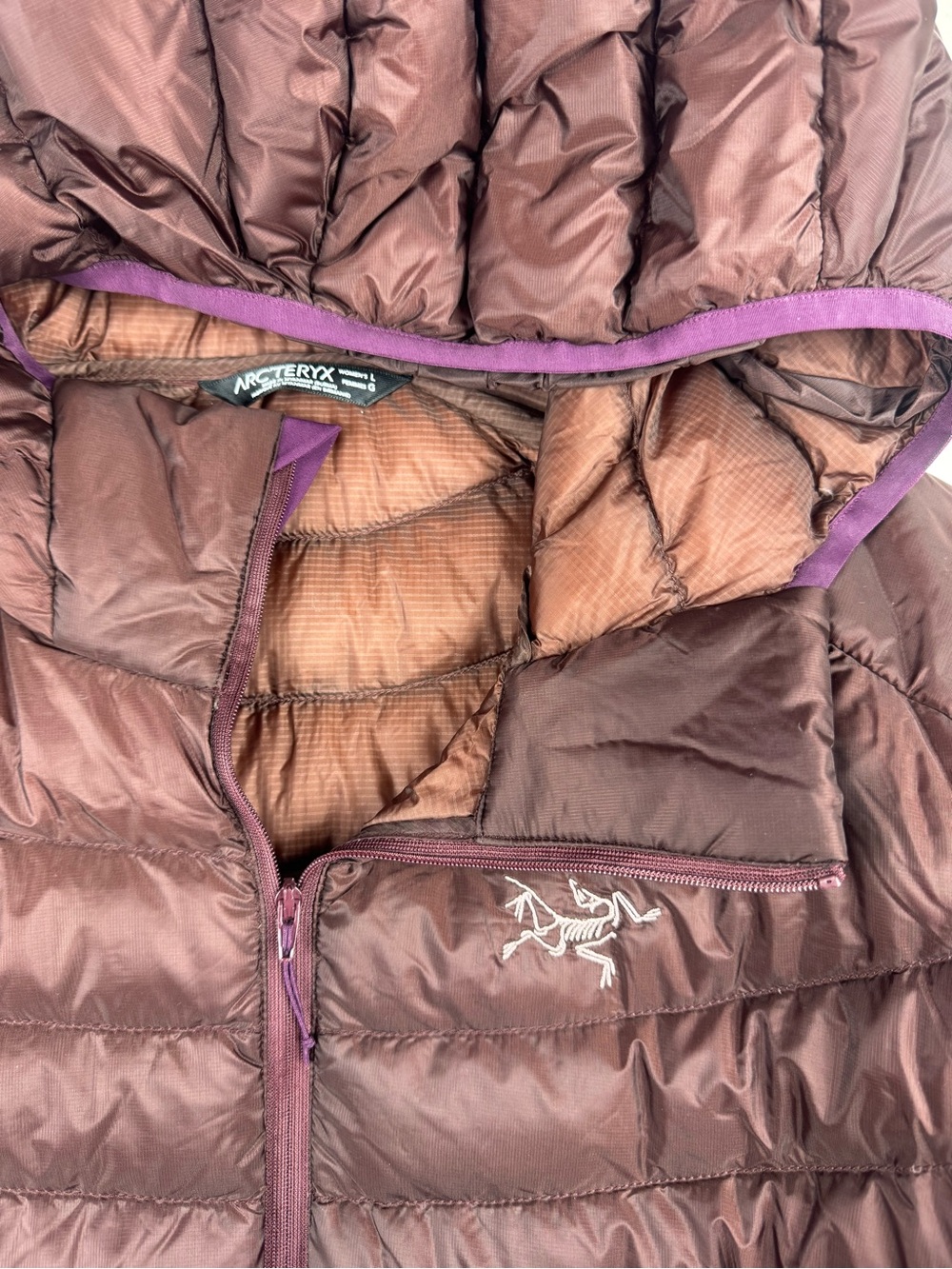 Arc’teryx Cerium LT Hoody Women’s Large NWT Goose Down Puffer Jacket Plum - Picture 4 of 8